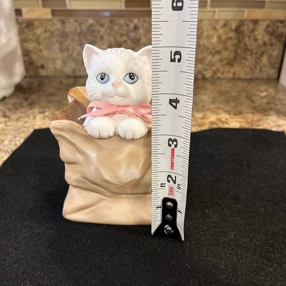San Francisco Music Box Co. Ceramic Cat Figurine with Pink Bow Music Box - Picture 12 of 13